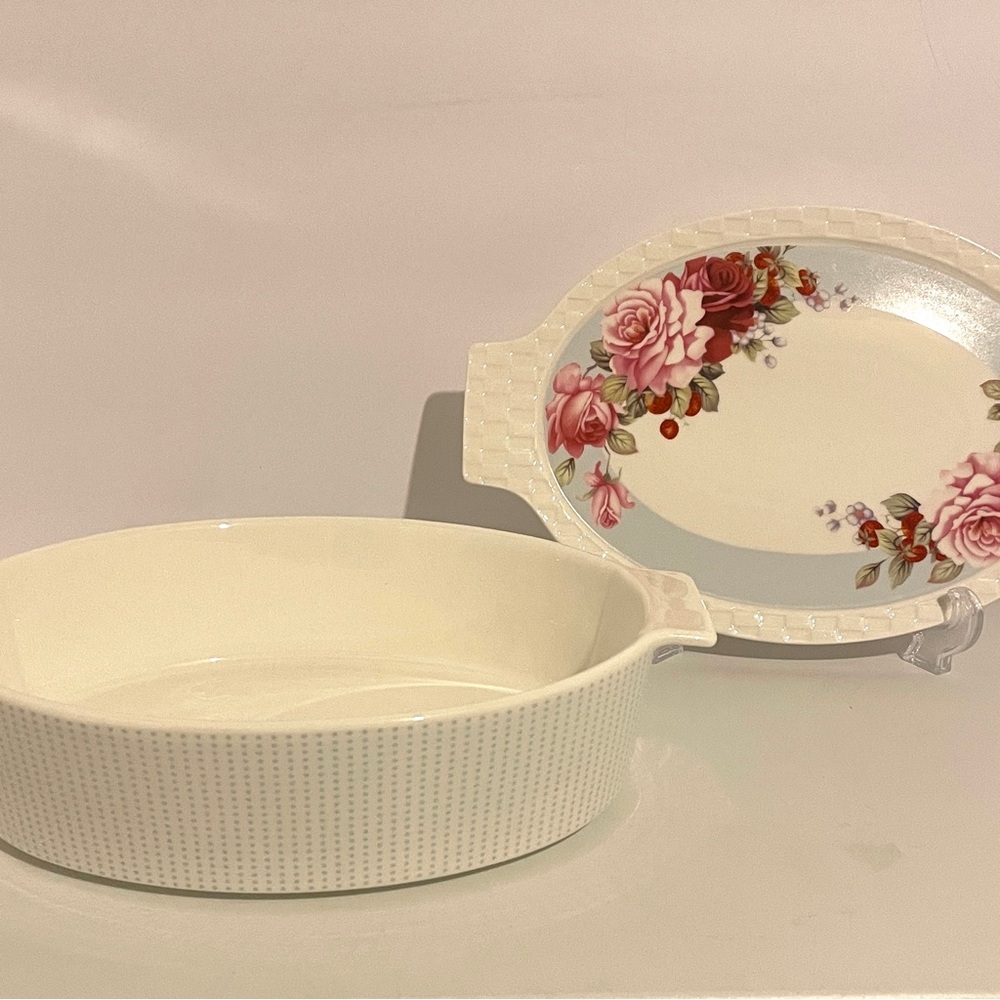Grace’s Pantry Floral 3-in-1 Lidded Baker (Lid can be Trivet or Tray)